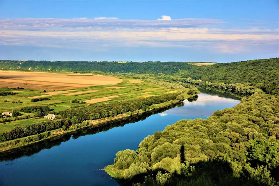 Долина Дністра на Чернівеччині
